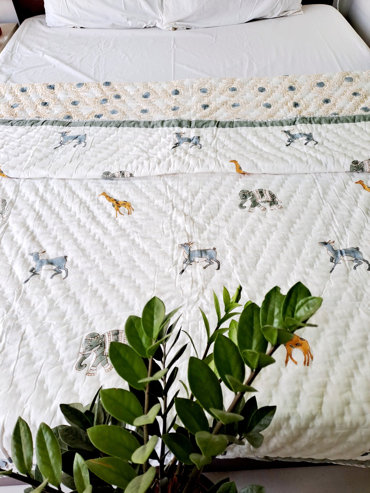 HANDBLOCK PRINTED REVERSIBLE COTTON KIDS (SINGLE) QUILT