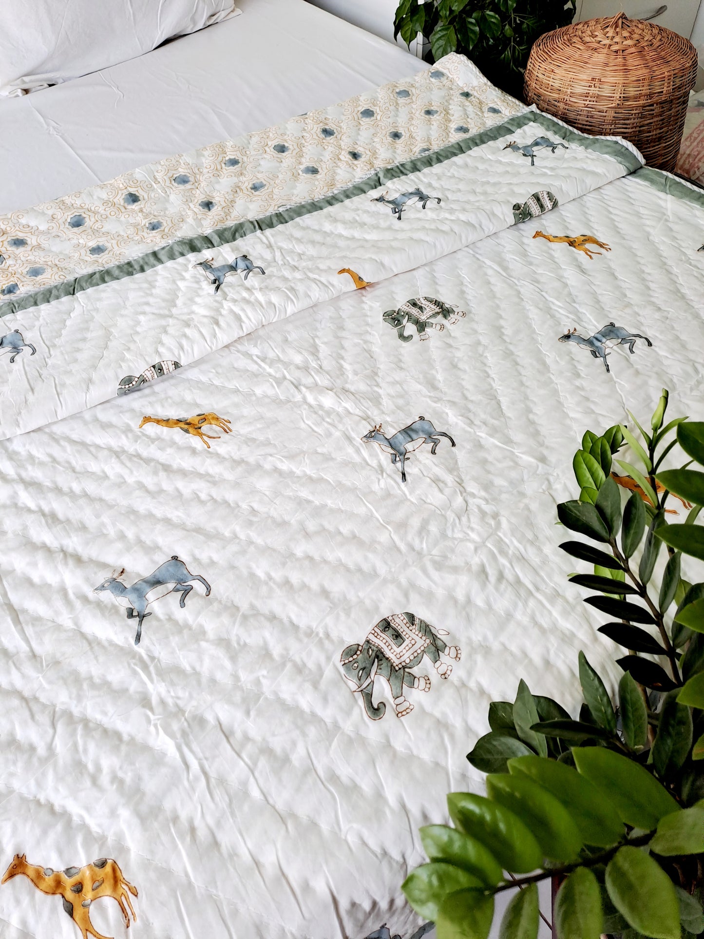 HANDBLOCK PRINTED REVERSIBLE COTTON KIDS (SINGLE) QUILT