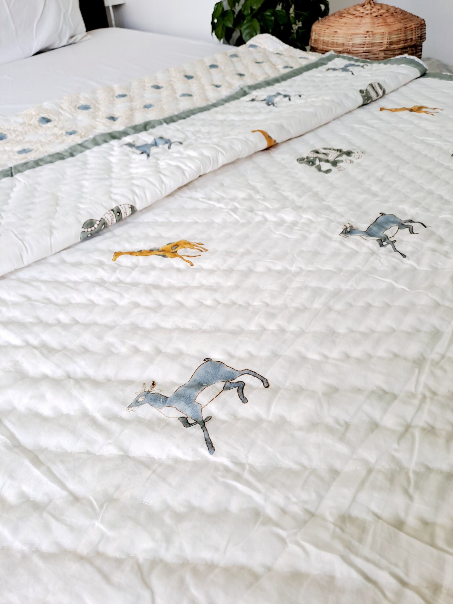 HANDBLOCK PRINTED REVERSIBLE COTTON KIDS (SINGLE) QUILT