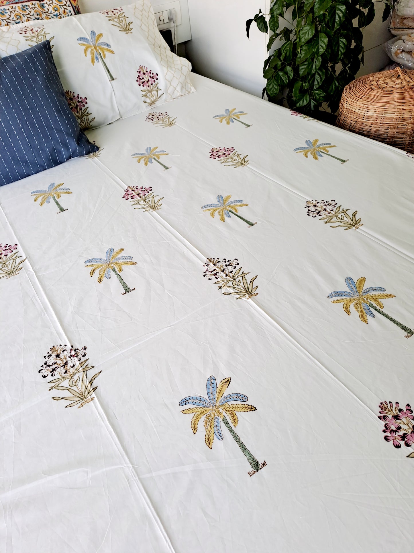 HAND BLOCK PRINT DOUBLE BEDSHEET AND QUILT BEDDING SET