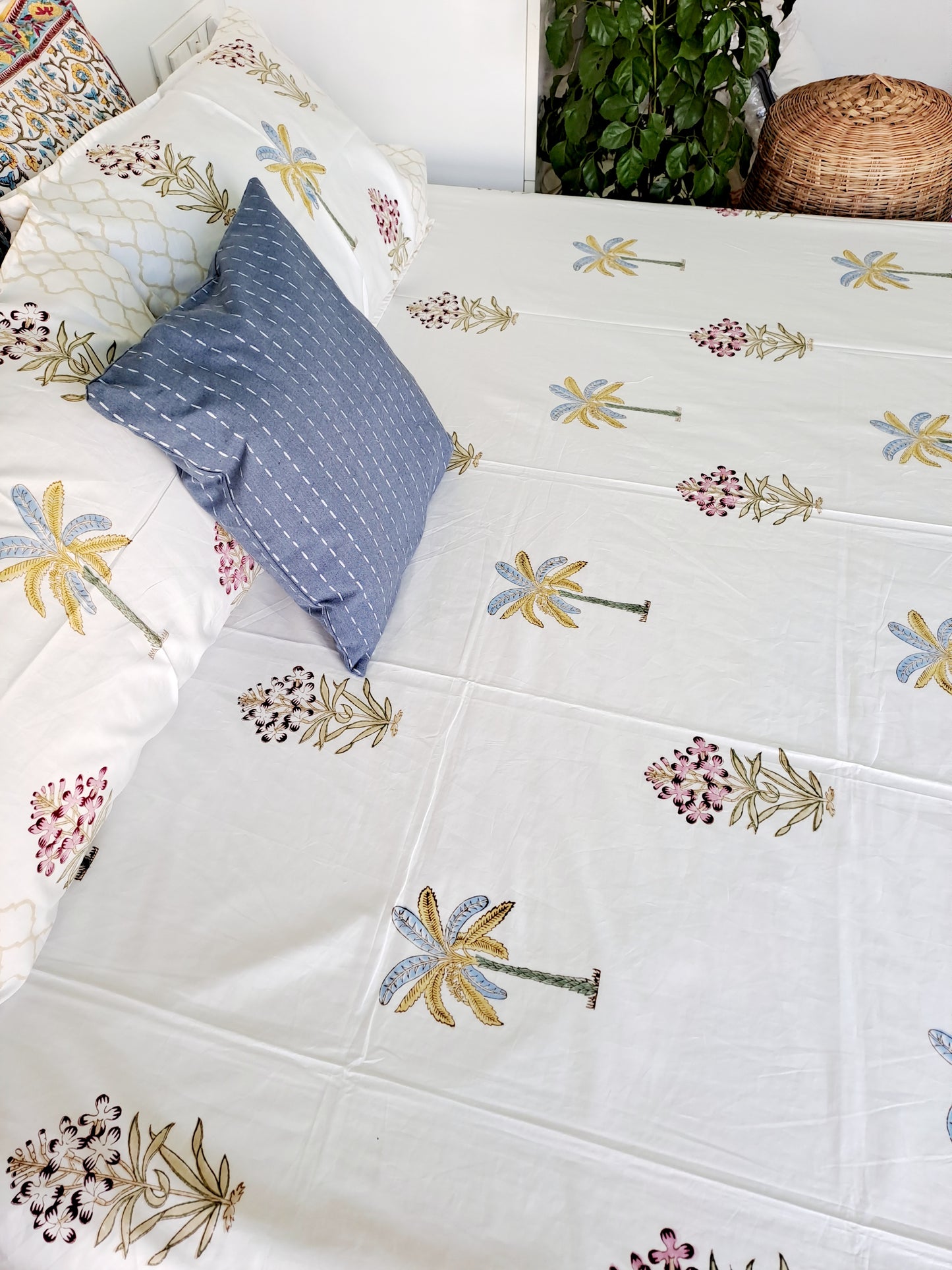 HAND BLOCK PRINT DOUBLE BEDSHEET AND QUILT BEDDING SET