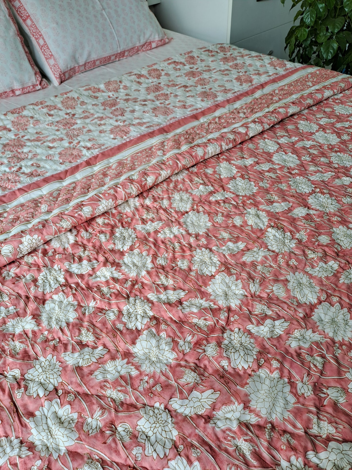 HAND BLOCK PRINT DOUBLE BEDSHEET AND QUILT BEDDING SET