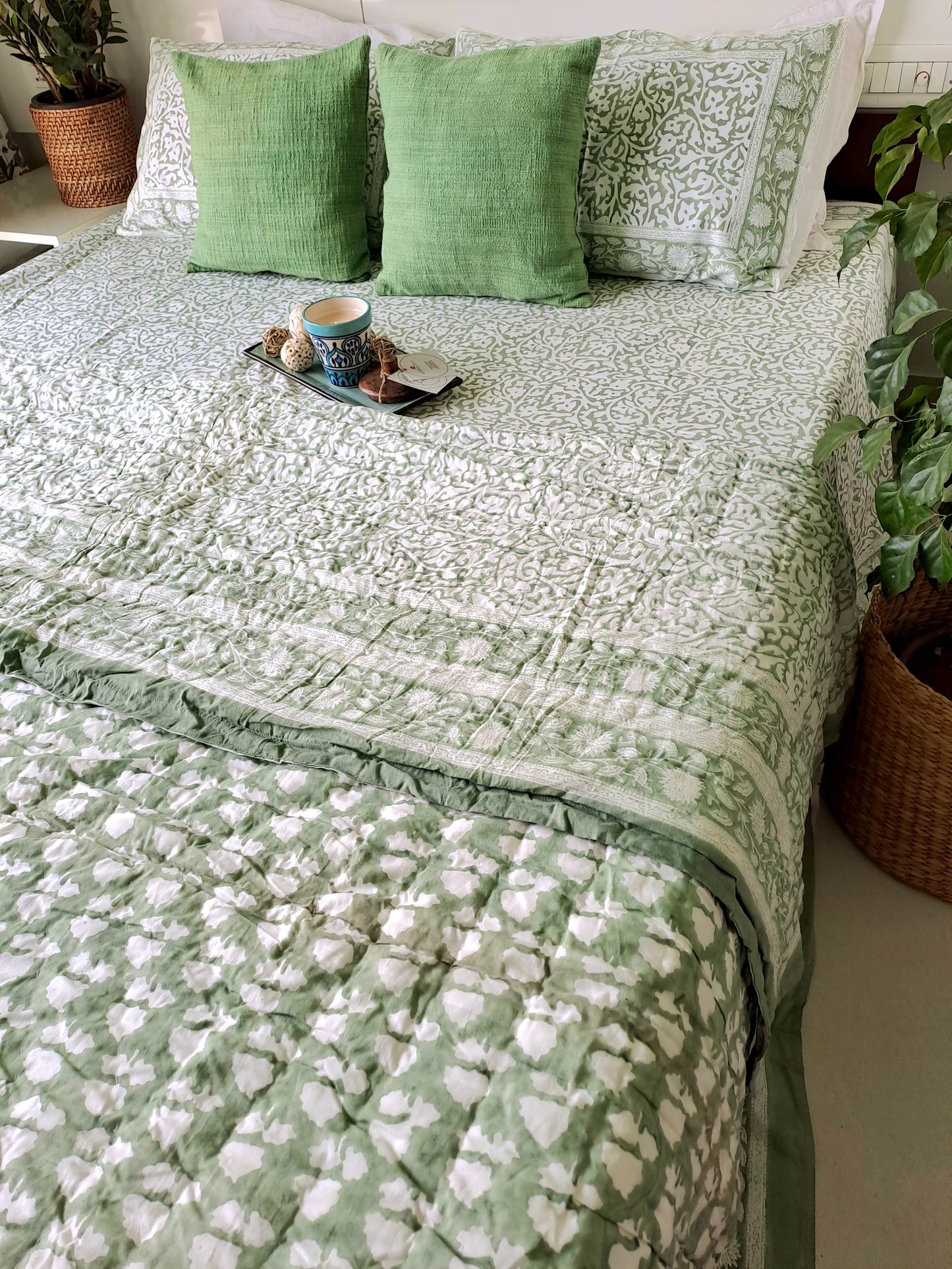 HAND BLOCK PRINT DOUBLE BEDSHEET AND QUILT BEDDING SET