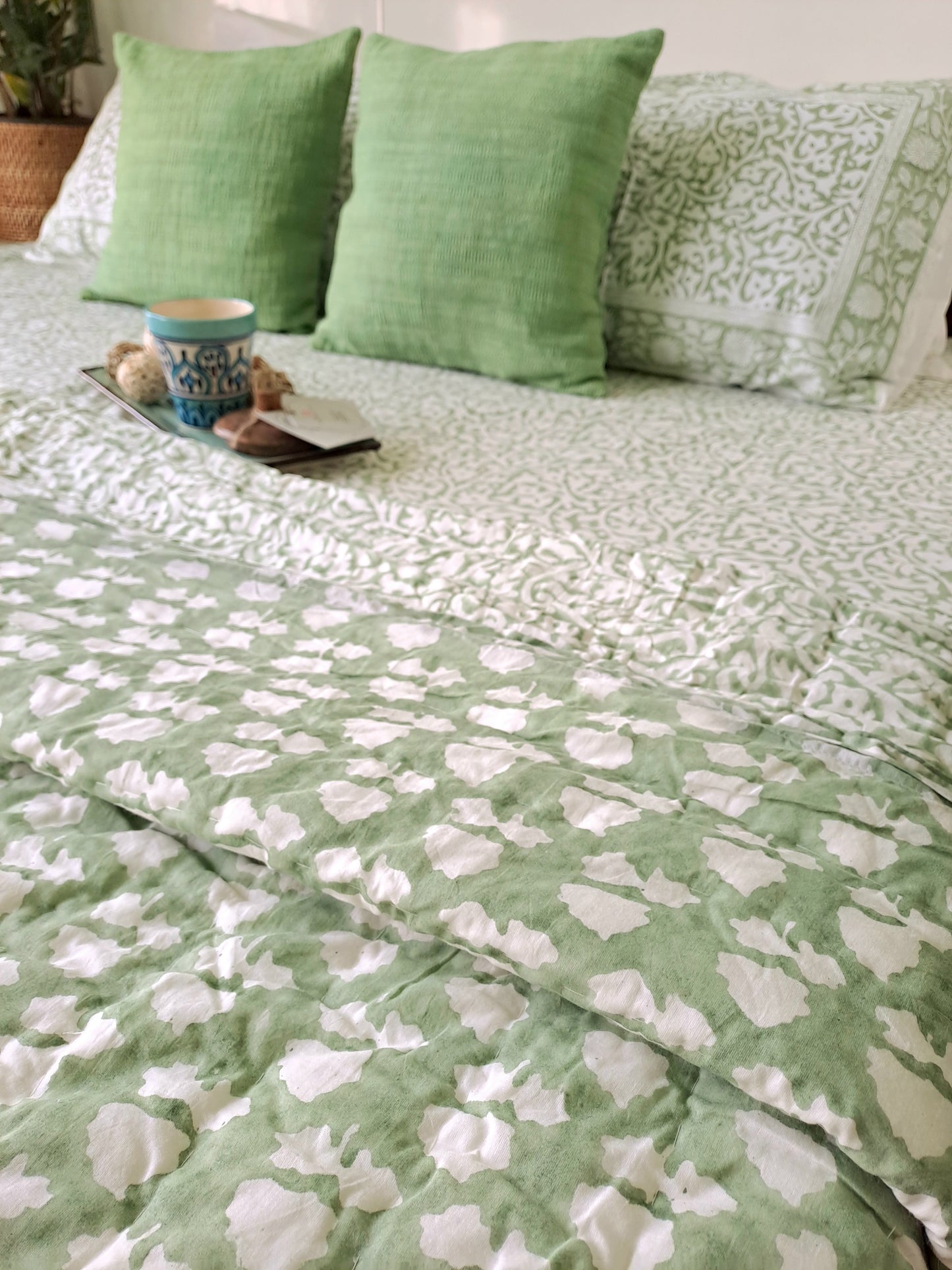 HAND BLOCK PRINT DOUBLE BEDSHEET AND QUILT BEDDING SET