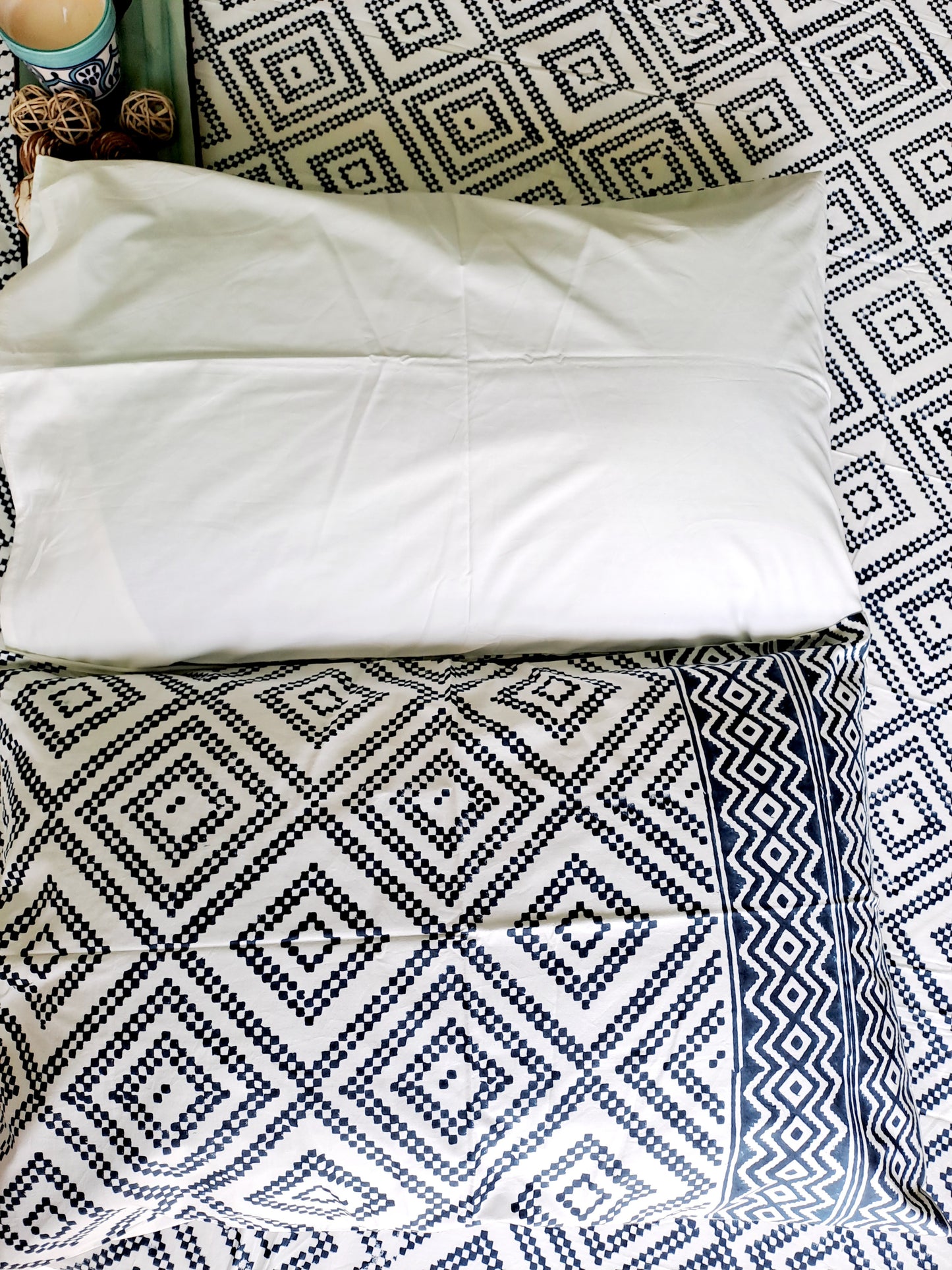 HAND BLOCK PRINT DOUBLE BEDSHEET AND QUILT BEDDING SET