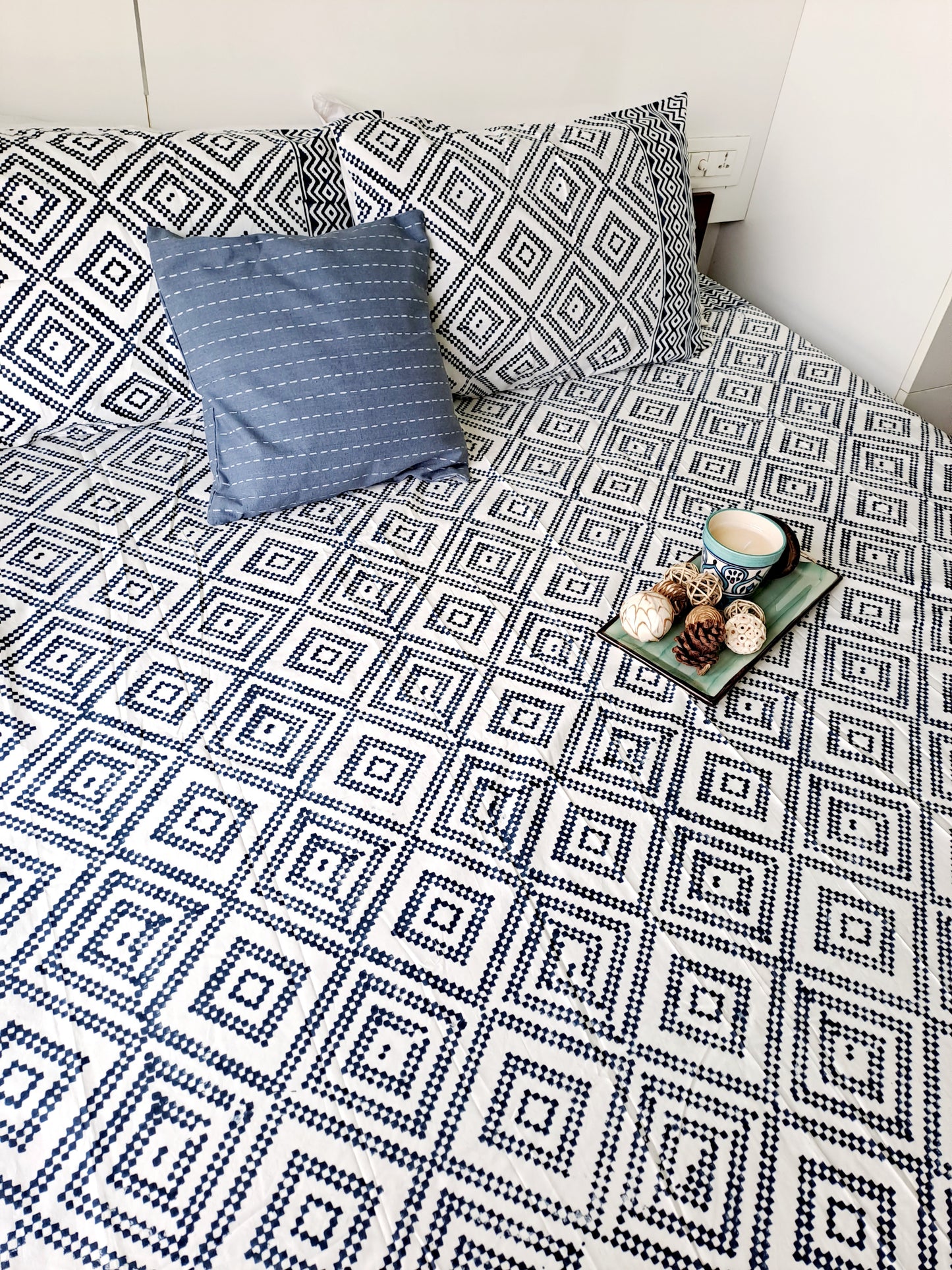 HAND BLOCK PRINT DOUBLE BEDSHEET AND QUILT BEDDING SET