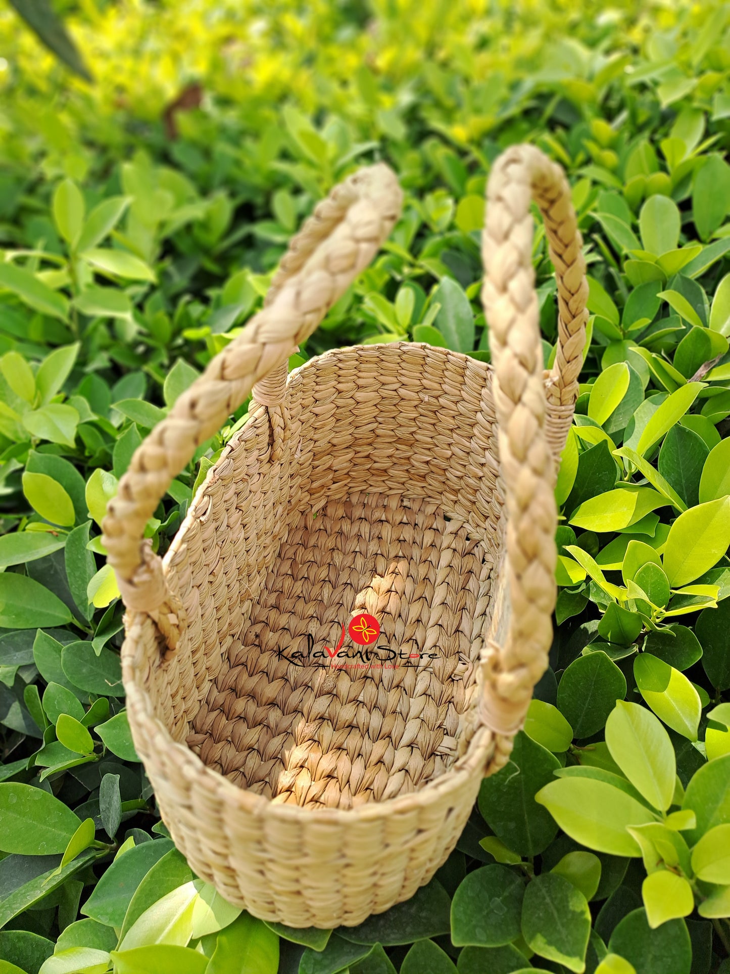 KAUNA GRASS BASKET WITH HANDLE
