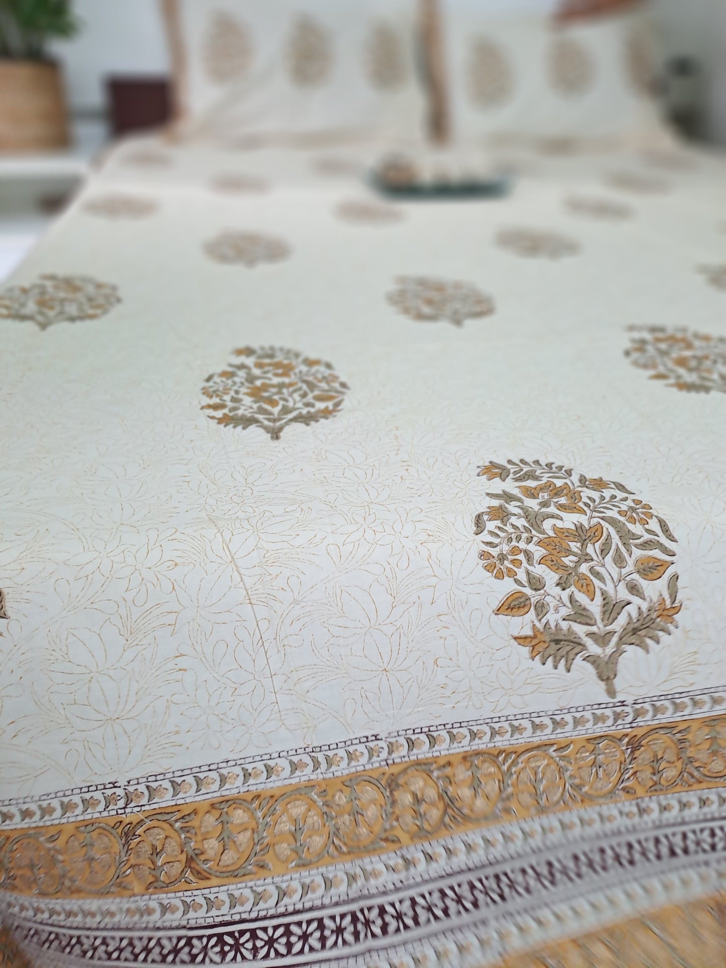 HANDBLOCK PRINT KING SIZE BEDSHEET
