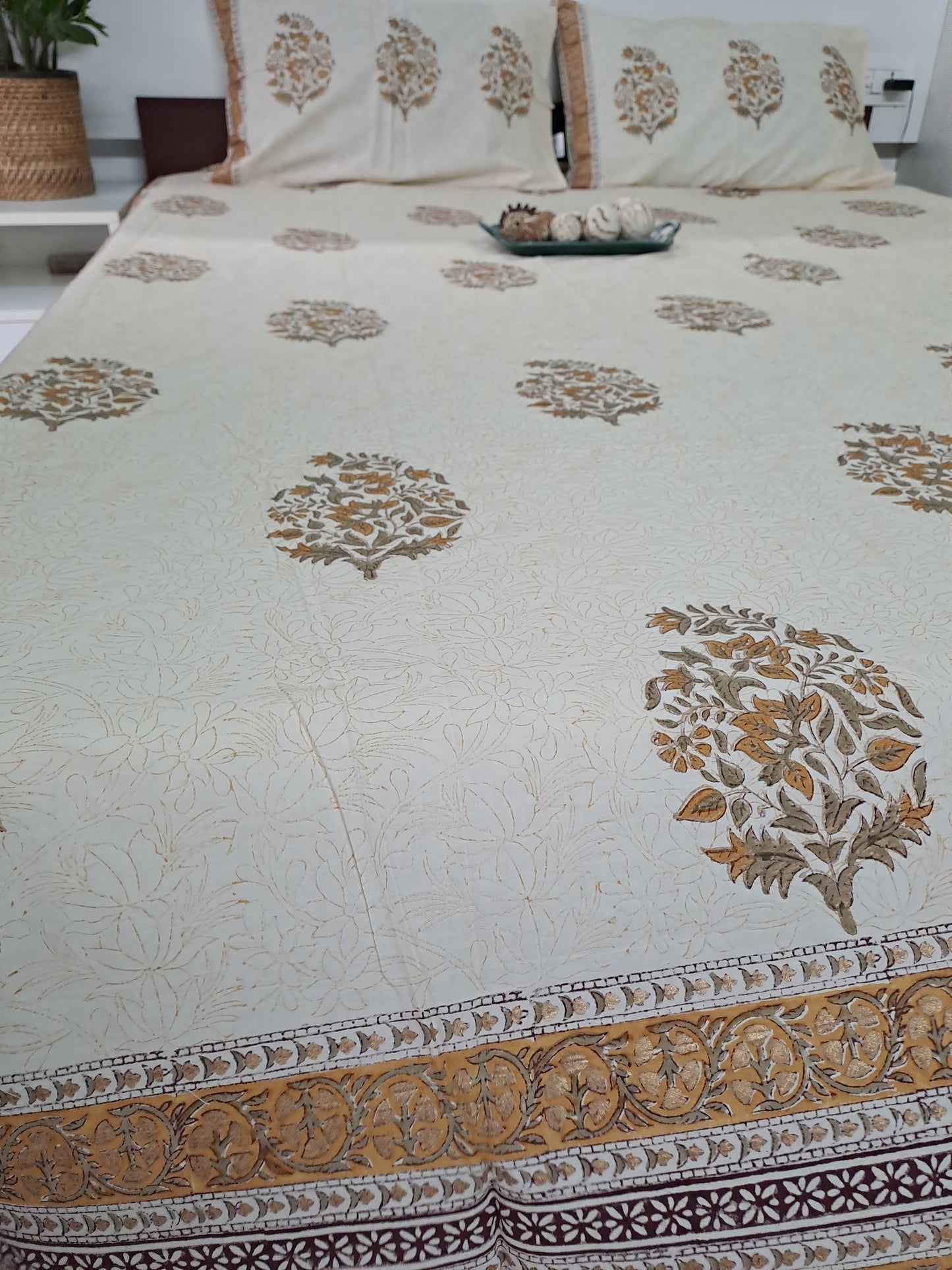 HANDBLOCK PRINT KING SIZE BEDSHEET