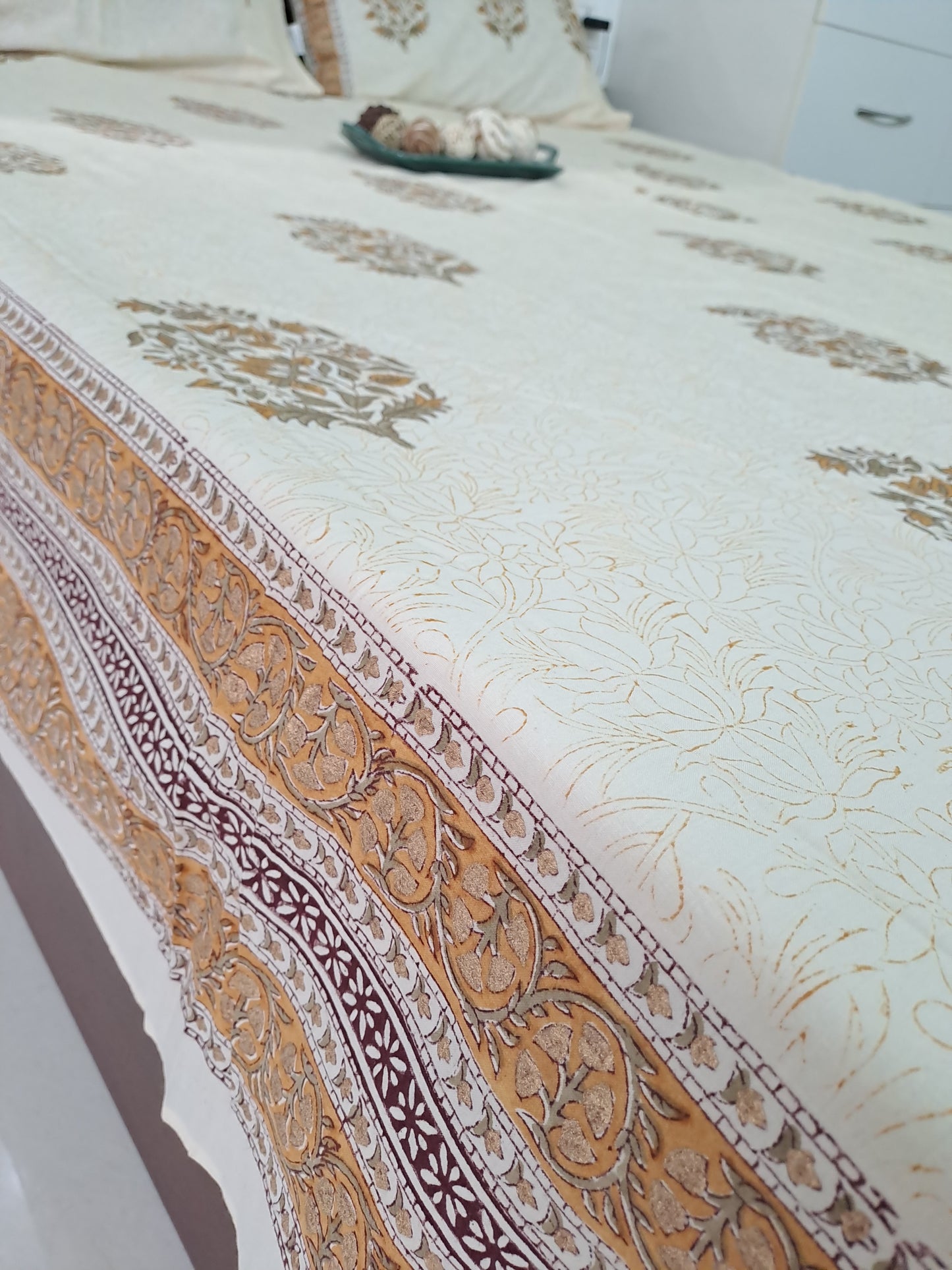 HANDBLOCK PRINT KING SIZE BEDSHEET