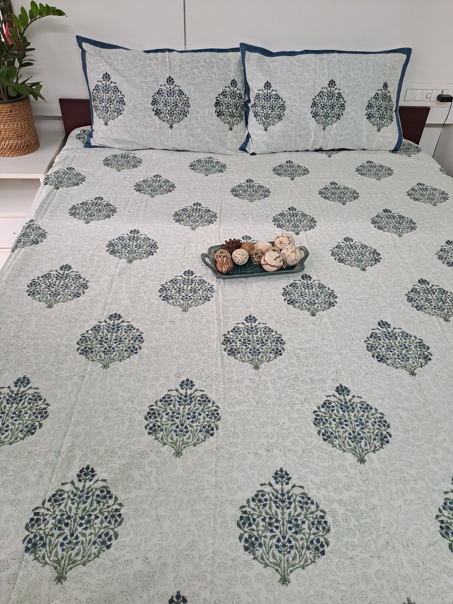 HANDBLOCK PRINT KING SIZE BEDSHEET
