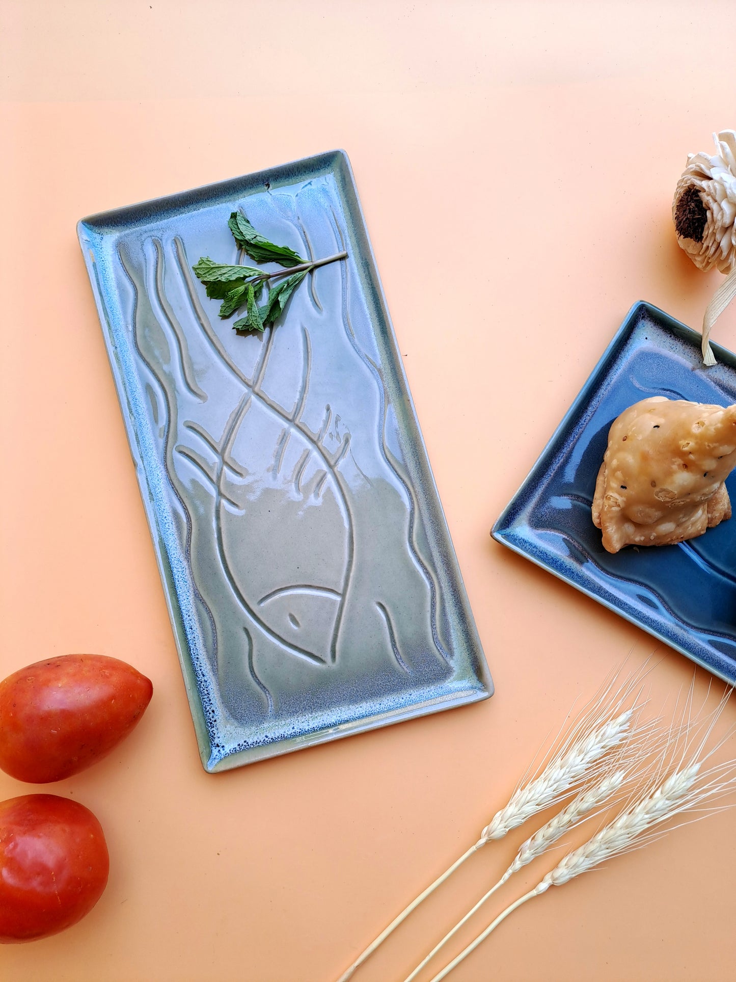CERAMIC FISH ENGRAVED GREEN PLATTER