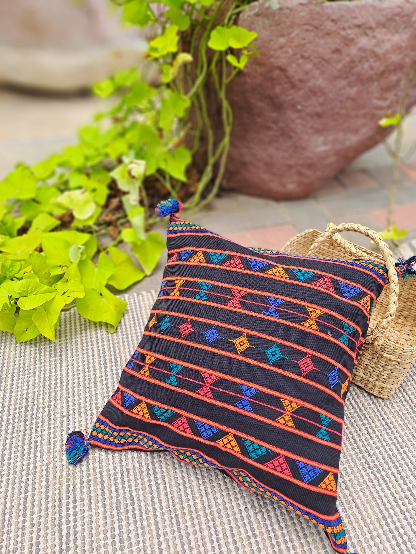 HANDLOOM COTTON CUSHION COVER