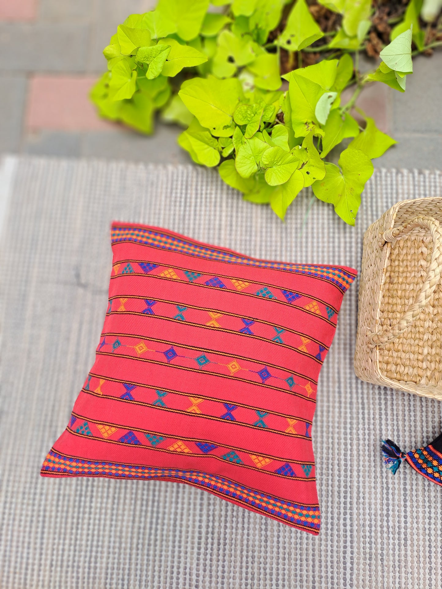 HANDLOOM COTTON CUSHION COVER
