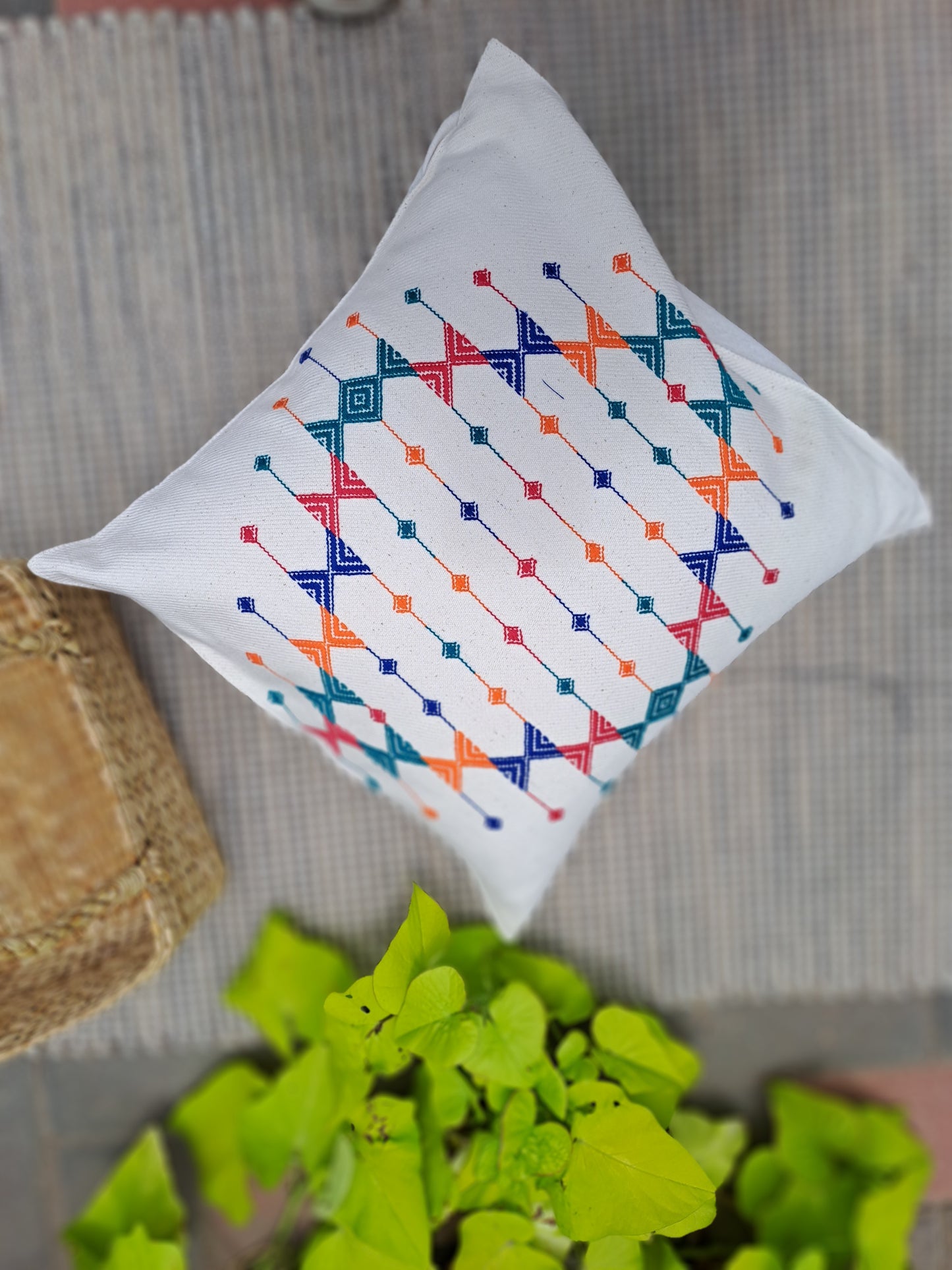HANDLOOM COTTON CUSHION COVER
