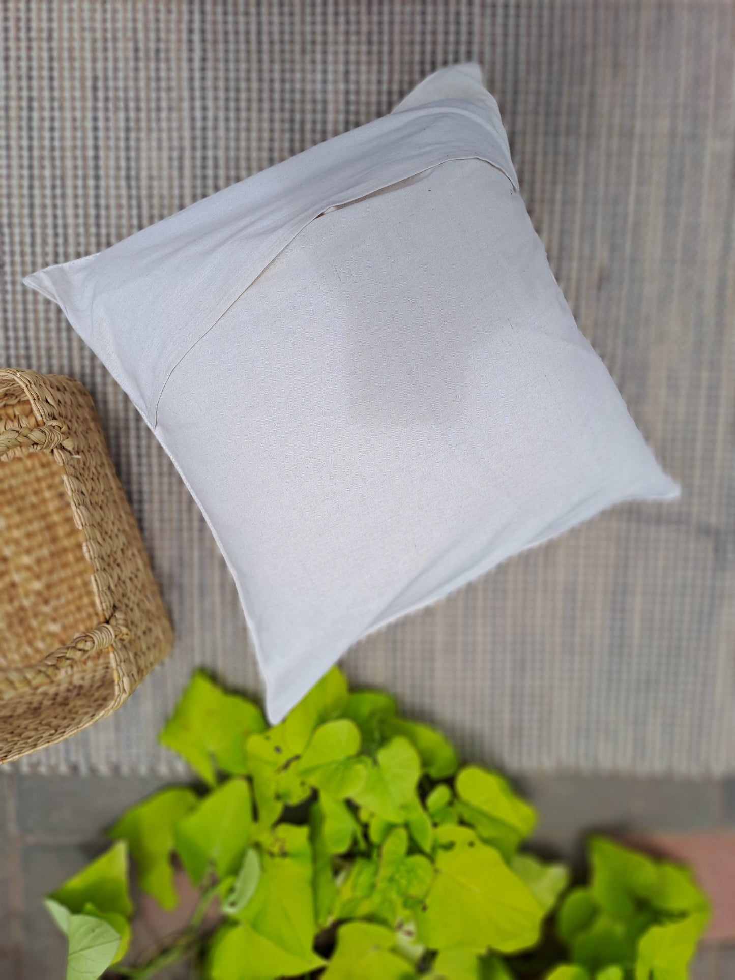 HANDLOOM COTTON CUSHION COVER
