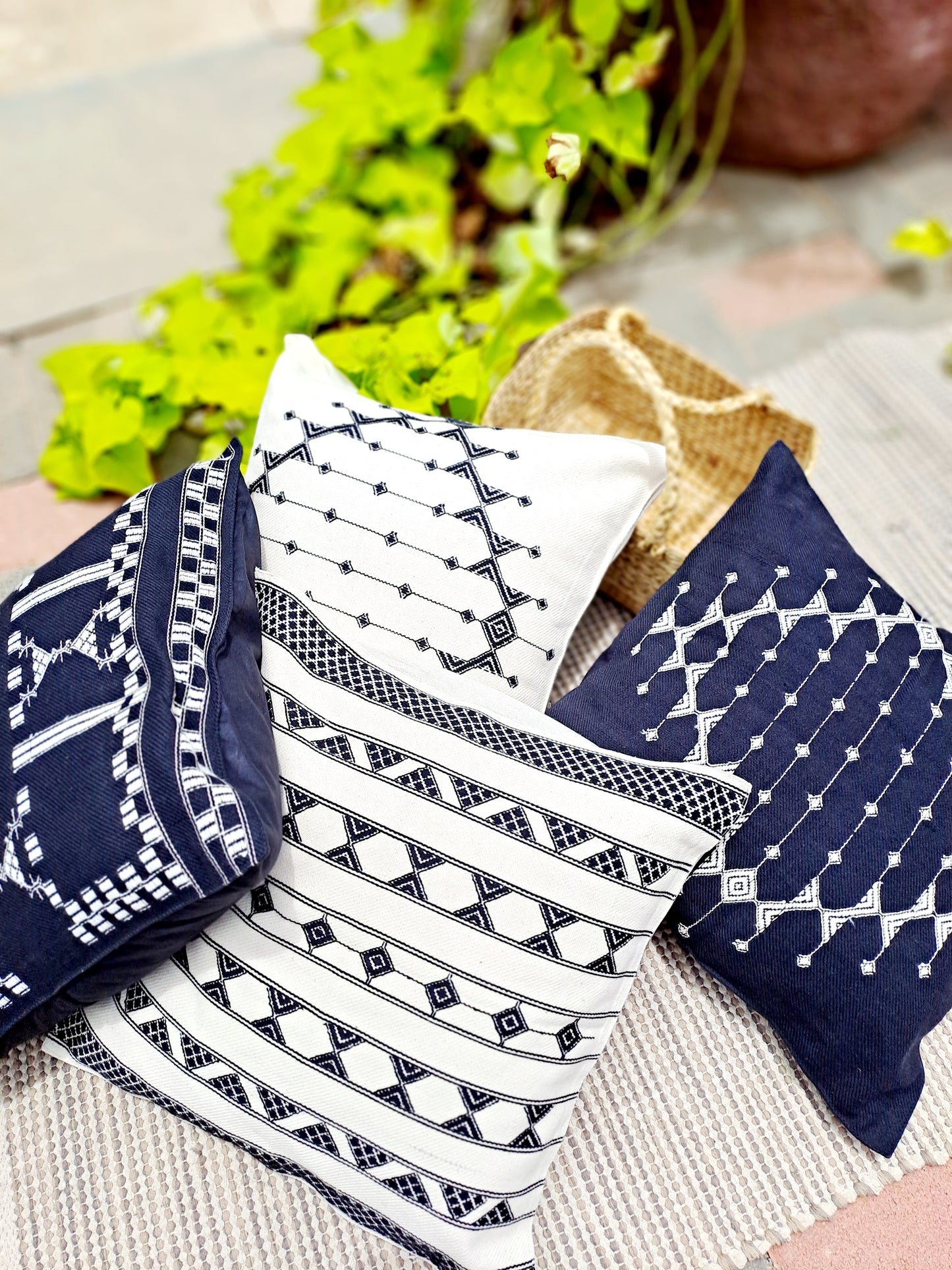 HANDLOOM COTTON CUSHION COVER