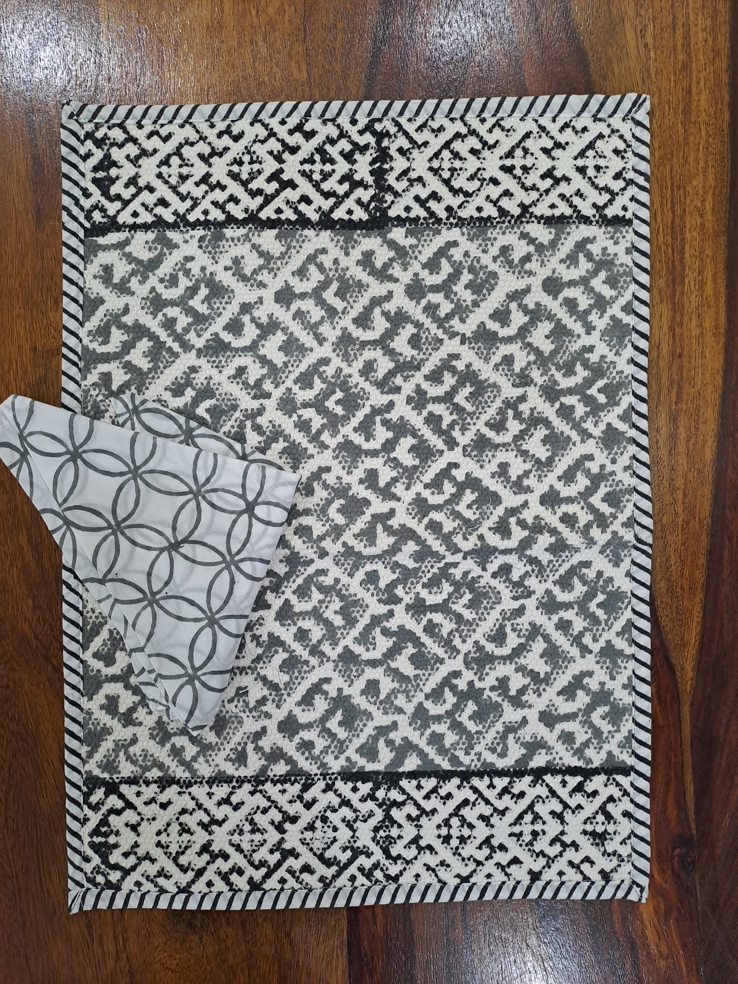 HANDBLOCK PRINT PLACEMAT AND NAPKIN SET