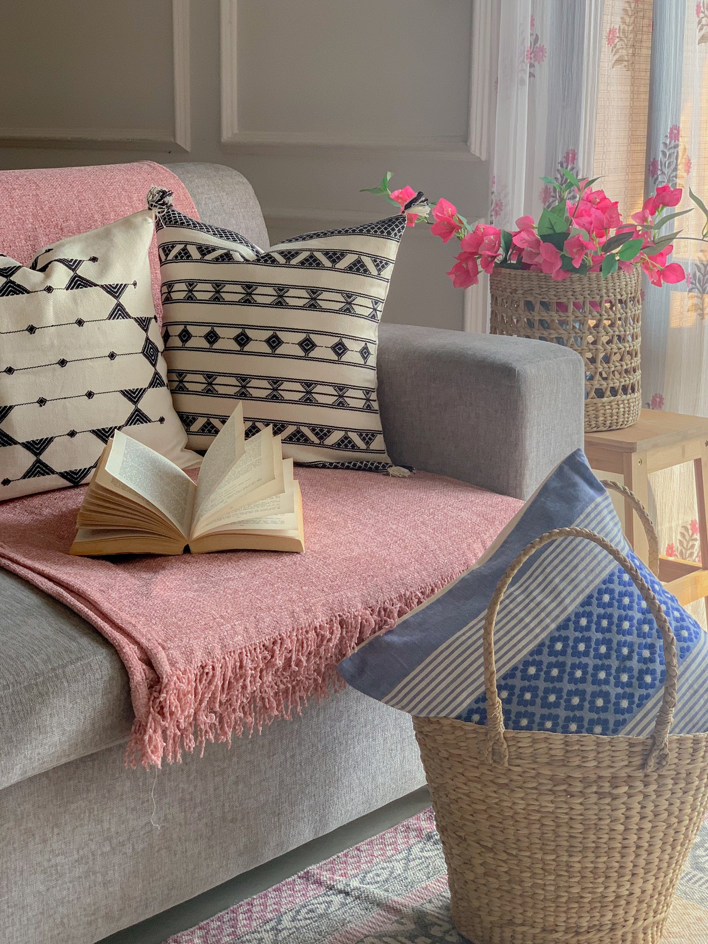 HANDLOOM COTTON CUSHION COVER