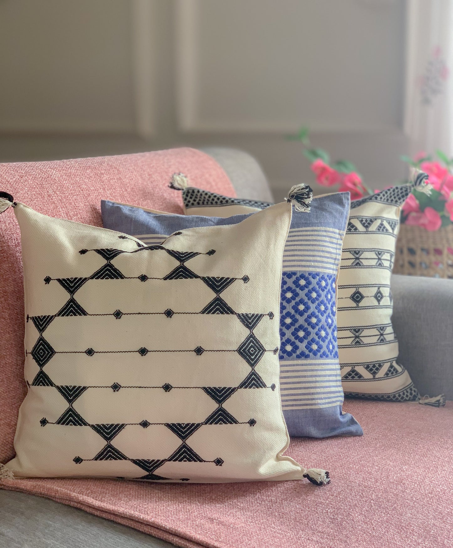 HANDLOOM COTTON CUSHION COVER