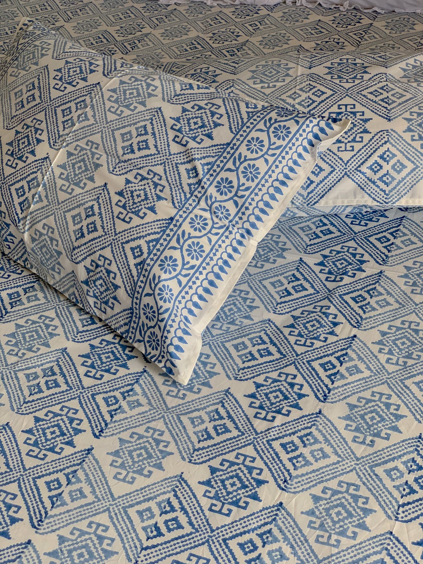 HAND BLOCK PRINT DOUBLE BEDSHEET AND QUILT BEDDING SET