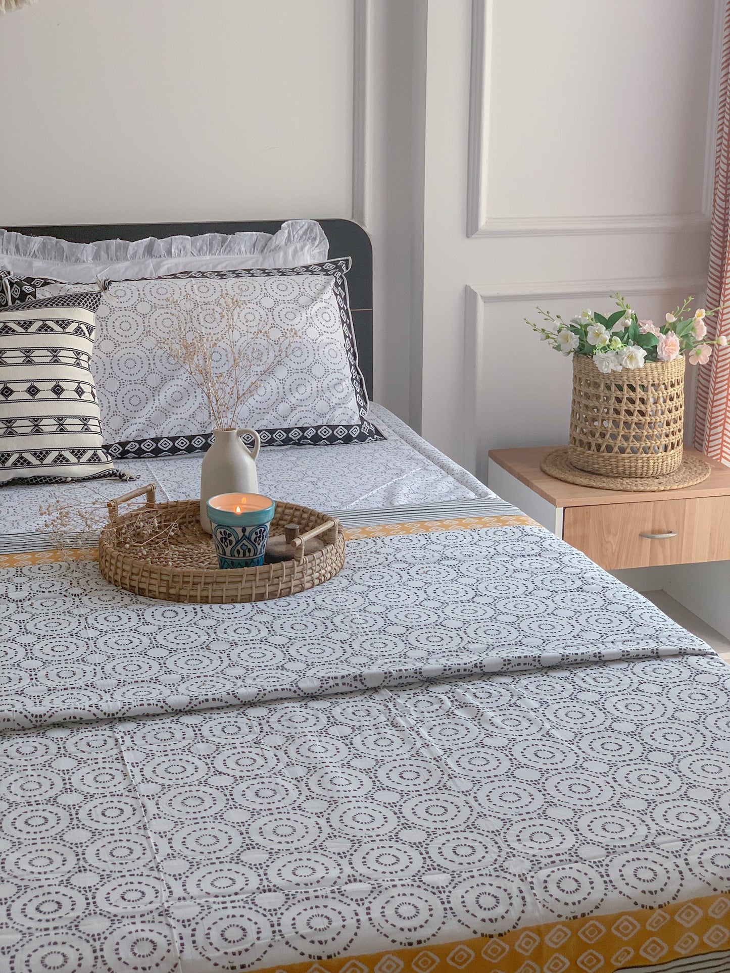 HAND BLOCK PRINT BEDSHEET AND MULMUL DOHAR BEDDING SET