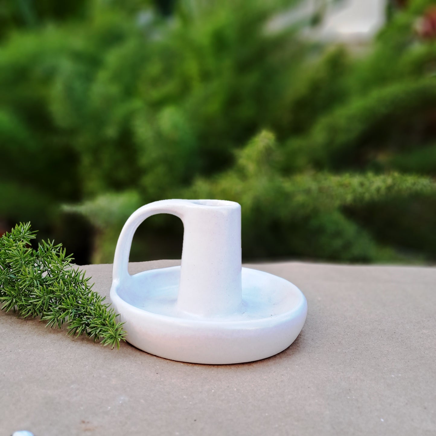 CERAMIC WHITE CANDLE HOLDER