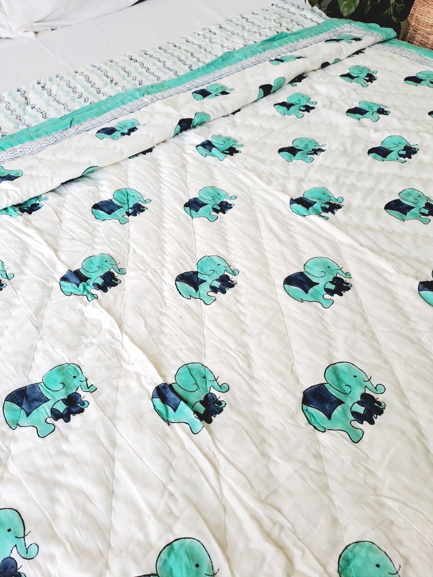 HANDBLOCK PRINTED REVERSIBLE COTTON KIDS (SINGLE) QUILT