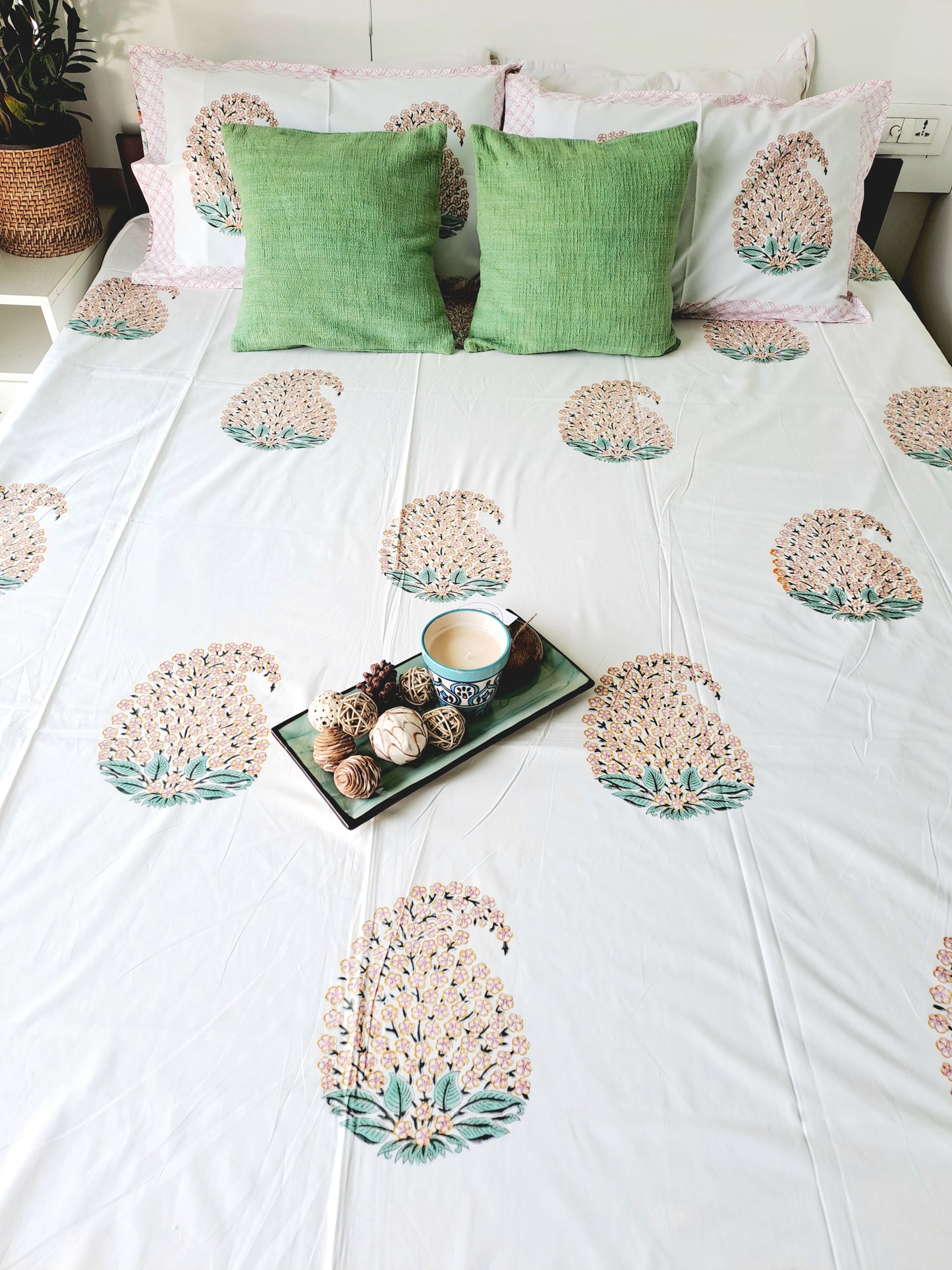 HAND BLOCK PRINT DOUBLE BEDSHEET AND QUILT BEDDING SET