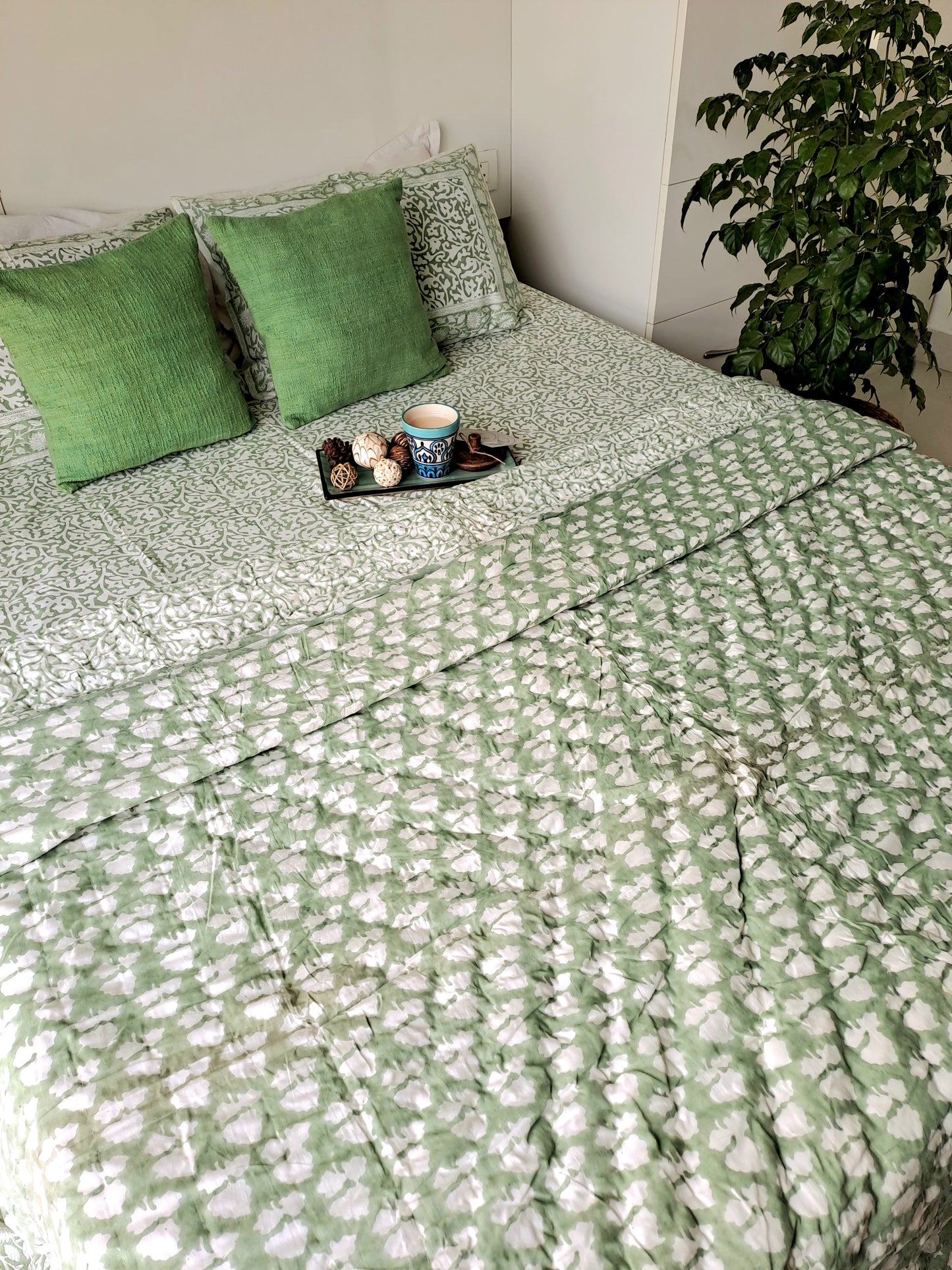 HAND BLOCK PRINT DOUBLE BEDSHEET AND QUILT BEDDING SET