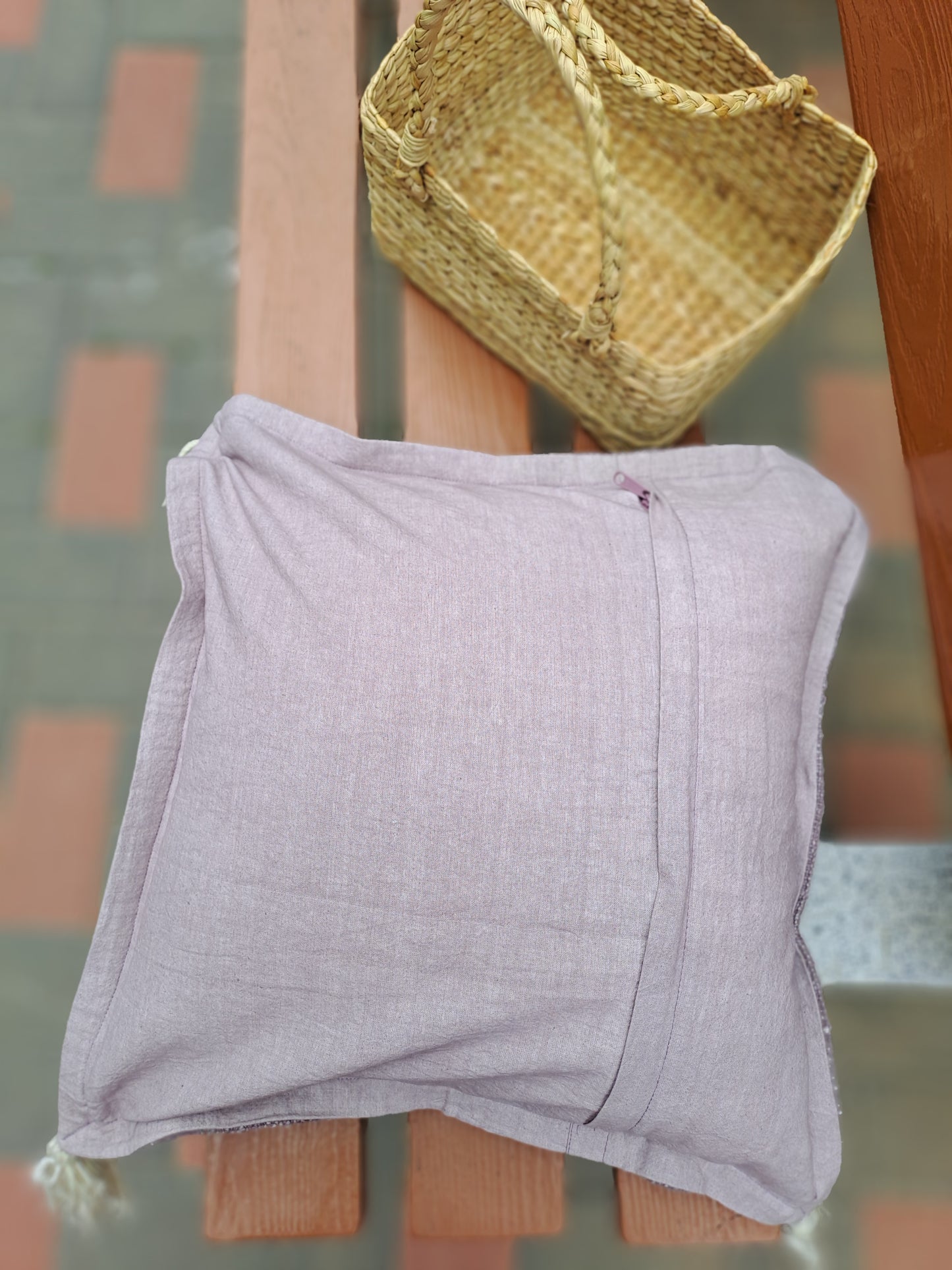 HANDLOOM COTTON CUSHION COVER ( Set of 2)