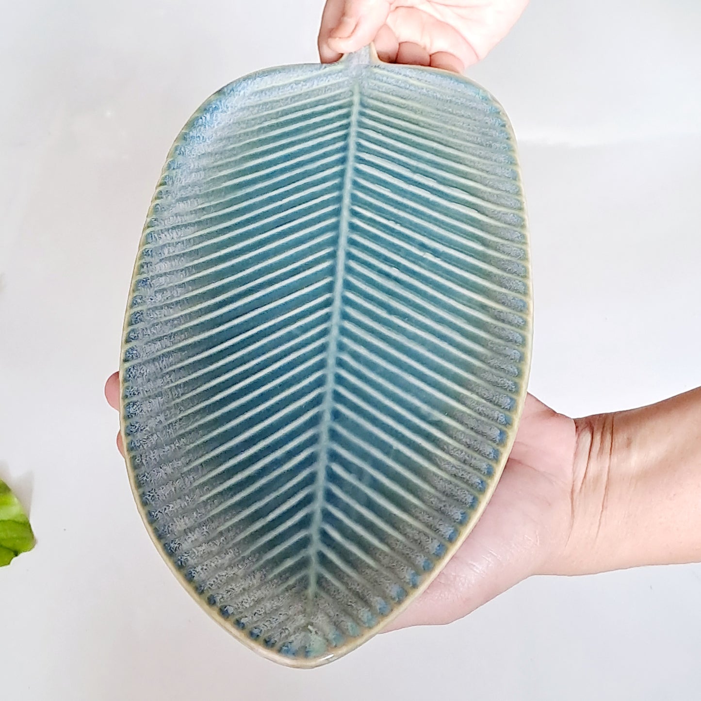 CERAMIC GREEN LEAF PLATTER